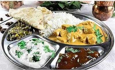 India big shop thali assiette alimentaire ronde à 4 compartiments en acier. DIAYTAR COTE D'IVOIRE  - Votre destination en ligne pour des achats malins. Avec notre sélection de produits discount, allant de la maison à l'électronique, de la mode à l'informatique, vous pouvez économiser tout en comblant vos besoins. Ne manquez pas nos offres spéciales et réalisez des économies considérables dès aujourd'hui!
