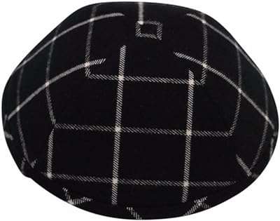 Ikippah yarmulke à carreaux noirs. Ne payez plus le prix fort pour des produits de qualité grâce à DIAYTAR COTE D'IVOIRE . Notre boutique en ligne propose une gamme étendue de produits discount, de l'électroménager à l'informatique en passant par la mode et les gadgets. Faites des économies tout en restant à la pointe des tendances !