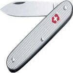 Couteau de poche moyen de l'armée suisse victorinox calibre 0.800026 lux couteau. Découvrez DIAYTAR COTE D'IVOIRE  et profitez de notre sélection exceptionnelle de produits discount à des prix imbattables. Que vous recherchiez des appareils électroménagers de qualité, des gadgets high-tech dernier cri ou des accessoires de mode à petit prix, vous trouverez tout cela dans notre boutique en ligne.