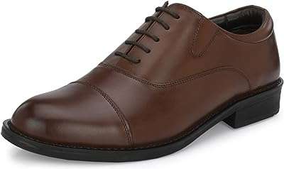 Chaussures formelles en cuir noir pour hommes. Ne cherchez plus, DIAYTAR COTE D'IVOIRE  est le site discount ultime pour toutes vos envies shopping. Laissez-vous surprendre par notre gamme variée, allant des produits pour la maison aux accessoires high-tech indispensables à la vie moderne, et bénéficiez des prix les plus bas du marché. Explorez notre boutique en ligne dès aujourd'hui et faites de bonnes affaires en un clic !