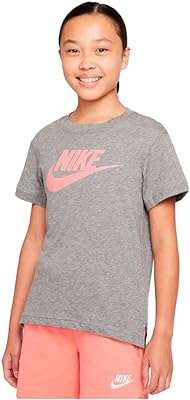 T shirt nike gnsw dbtl basic futura pour fille. À la recherche de bonnes affaires ? DIAYTAR COTE D'IVOIRE  est là pour vous ! Explorez notre boutique en ligne regorgeant d'articles à prix cassés, couvrant tous les domaines, de la maison à l'électroménager, en passant par l'informatique, la mode et les gadgets. Achetez malin, économisez gros et découvrez une toute nouvelle façon de faire des emplettes en ligne.