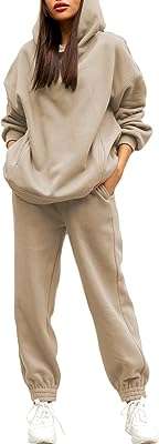 Ensemble deux pièces survêtement à capuche manches longues et pantalon de jogging assorti pour femme. DIAYTAR COTE D'IVOIRE, l'adresse incontournable pour tous les amateurs de mode à petit prix. Découvrez notre large sélection de vêtements et accessoires tendances pour hommes et femmes, et exprimez votre style sans vous ruiner. Du casual chic au streetwear, notre boutique en ligne vous offre la possibilité de rester à la pointe de la mode à prix discount. Faites-vous plaisir sans vous soucier du coût !