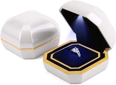 Boîte à bagues de fiançailles avec lumière led organisateur de bagues boîte bijoux cadeau pour mariage. Ne manquez pas l'opportunité de faire de bonnes affaires sur DIAYTAR COTE D'IVOIRE . Notre boutique en ligne propose une large gamme de produits discount, allant des articles ménagers essentiels aux dernières tendances en matière d'électronique et de mode. Profitez de nos prix imbattables et économisez dès maintenant sur tous vos achats !