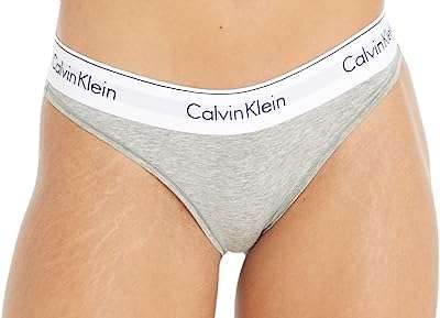 String bikini pour femme. DIAYTAR COTE D'IVOIRE  - la boutique en ligne par excellence pour des achats malins. Explorez notre gamme complète de produits discount, allant des indispensables pour la maison à la dernière technologie, sans oublier les dernières tendances mode. Économisez gros en achetant intelligemment avec nous.