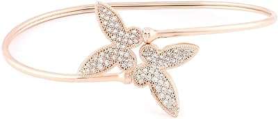 Zavery pearls bracelet tendance cada papillon pour femme ton or rose. DIAYTAR COTE D'IVOIRE, votre boutique en ligne préférée pour des offres discount exceptionnelles. Explorez notre assortiment varié comprenant des produits de qualité pour la maison, l'électroménager, l'informatique, la mode et les gadgets, le tout à des prix défiant toute concurrence. Faites confiance à notre expertise et profitez d'une expérience d'achat en ligne pratique et avantageuse.