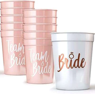 Tasses d'enterrement de vie de jeune fille de l'équipe de la mariée gobelets et demoiselle. DIAYTAR COTE D'IVOIRE  révolutionne le shopping en ligne avec sa vaste sélection de produits discount. Trouvez tout ce dont vous avez besoin pour votre maison, des équipements électroménagers aux gadgets high-tech, en passant par les dernières tendances de la mode. Avec DIAYTAR COTE D'IVOIRE, vous pourrez faire des économies tout en profitant de produits de qualité. N'attendez plus et découvrez les avantages de notre boutique en ligne généraliste.