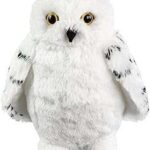 Poupée en peluche harry potter hedwige de la collection noble  . DIAYTAR COTE D'IVOIRE  - votre guichet unique pour des produits discount dans tous les domaines. Redécorez votre maison, améliorez votre cuisine, restez à la pointe de la mode et profitez des derniers gadgets, le tout à des prix exceptionnels. Dites adieu aux achats coûteux et bienvenue aux bonnes affaires !