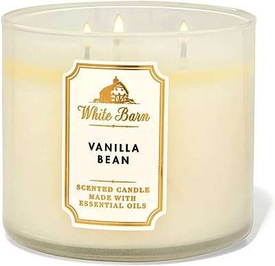 Bougie white barn à 3 mèches avec huiles parfumées 411 g parfums de base. DIAYTAR COTE D'IVOIRE  - Votre adresse en ligne pour des offres discount irrésistibles. Trouvez tout ce dont vous avez besoin, du mobilier aux appareils électroniques en passant par les tendances de la mode, et profitez de nos prix imbattables. Réinventez votre façon de faire des achats et économisez dès maintenant !