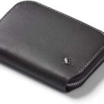 Bellroy folio mini (portefeuille étui à monnaie) charbon de cobalt. DIAYTAR COTE D'IVOIRE, la référence en matière de bonnes affaires en ligne ! Profitez de prix imbattables sur une large sélection de produits discount, allant des articles pour la maison à l'électroménager, en passant par l'informatique et les dernières tendances mode. Ne laissez pas passer nos offres exceptionnelles et économisez dès maintenant !