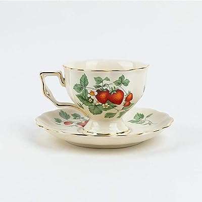 Ensemble de tasses à café et thé classiques en porcelaine avec bordure. DIAYTAR COTE D'IVOIRE  - Votre destination en ligne pour des offres discount sur tout ! Parcourez notre vaste sélection de produits pour équiper votre maison avec des électroménagers, des articles de mode tendance et même des gadgets technologiques, le tout à des prix incroyables. Ne manquez pas nos super promotions et économisez dès aujourd'hui !