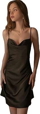Pyjama en soie pour femmes robe sexy motif uni tissu satiné. DIAYTAR COTE D'IVOIRE, la boutique en ligne où vous trouverez tout ce dont vous avez besoin à petit prix ! Profitez de notre sélection discount de produits pour la maison, l'électroménager, l'informatique, la mode et les gadgets, sans pour autant compromettre la qualité. Faites de bonnes affaires tout en profitant d'une expérience de shopping pratique et sécurisée.