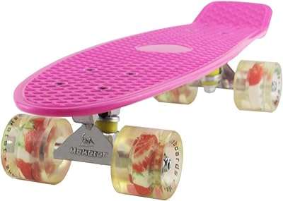 Skateboard complet rétro mini cruiser 22" pour enfants garçons jeunes débutants. DIAYTAR COTE D'IVOIRE  est là pour rendre votre budget heureux et votre shopping facile. Parcourez notre gamme complète de produits discount de qualité supérieure allant de la maison à l'électroménager, de l'informatique à la mode, et trouvez des articles pour chaque aspect de votre vie à des prix imbattables!