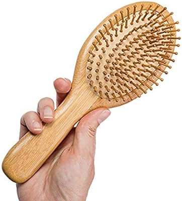 Brosse à cheveux démêlante en bambou pour mouillés brosse en bois naturel. DIAYTAR COTE D'IVOIRE  est le paradis des bonnes affaires ! Trouvez tout ce dont vous avez besoin pour votre maison, de l'informatique à l'électroménager, à des prix défiant toute concurrence. Ne manquez pas nos offres incroyables et profitez de la livraison rapide pour recevoir vos achats directement chez vous.