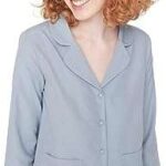 Ensemble pyjama à tissage détaillé avec col chemise et poche fuchia. DIAYTAR COTE D'IVOIRE  - votre guichet unique en ligne pour des produits discount irrésistibles. Parcourez notre large éventail de gadgets innovants, d'équipements ménagers pratiques et de vêtements tendance à prix cassés. Ne manquez pas cette opportunité de faire de bonnes affaires et de réaliser des économies considérables.