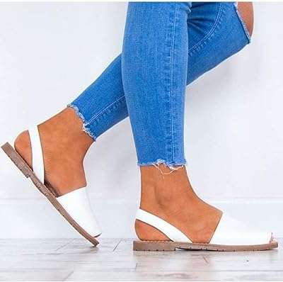 Sandales d'été classiques à talons plats et bout ouvert pour femmes avec bride la cheville. En quête de produits de qualité à des prix abordables ? DIAYTAR COTE D'IVOIRE  est là pour vous servir. Parcourez notre boutique en ligne et découvrez notre assortiment exhaustif d'articles discount, couvrant tous les univers, de la maison à l'électroménager, en passant par l'informatique, la mode et les gadgets. Vivez une expérience de shopping unique en profitant de tarifs exceptionnels et faites de bonnes affaires en ligne.