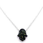 Petite flamme et amis de fatima main hamsa collier breloque en plastique. DIAYTAR COTE D'IVOIRE, votre destination shopping en ligne pour tous vos besoins discount. Trouvez tout ce dont vous avez besoin dans une seule boutique, des articles pour la maison aux gadgets incontournables, et réalisez des économies tout en satisfaisant vos envies.