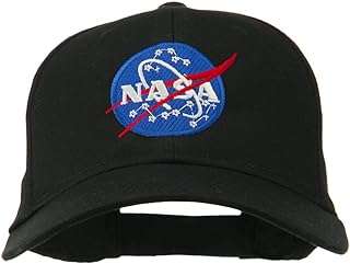 Casquette en coton brodée nasa. Exprimez votre style sans dépenser une fortune avec DIAYTAR COTE D'IVOIRE . Découvrez notre collection de vêtements tendance à prix discount, des dernières innovations de la mode aux classiques intemporels. Soyez à la mode sans vous ruiner, seulement avec DIAYTAR COTE D'IVOIRE .
