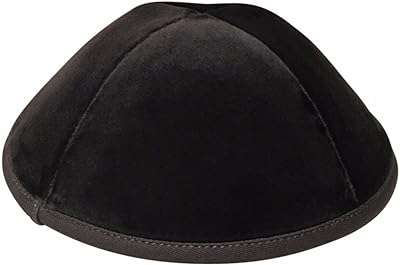 Ikippah yarmulke en velours gris uni. Ne payez pas plus cher pour vos achats ! DIAYTAR COTE D'IVOIRE  propose une sélection de produits discount pour tous les budgets, allant de la maison à l'électroménager en passant par l'informatique, la mode et les gadgets. Faites des économies sans compromis sur la qualité !