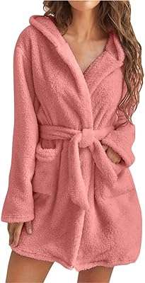 Peignoir à capuche pour femmes peignoir en polaire léger et doux vêtements de nuit. Économisez sur tous vos achats avec DIAYTAR COTE D'IVOIRE, la boutique en ligne où vous trouverez des produits discount de qualité supérieure. Explorez notre large gamme de produits, allant de la maison à l'électroménager, de l'informatique à la mode et aux gadgets, et faites des affaires incroyables. Profitez de nos offres promotionnelles exclusives et commandez dès maintenant pour une expérience d'achat en ligne à prix réduit.