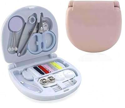 Kit de couture portable de voyage dans la mine avec ciseaux à fil et aiguilles. DIAYTAR COTE D'IVOIRE  - La boutique en ligne qui vous offre des prix imbattables sur une large gamme de produits discount. Ajoutez du style à votre maison avec nos articles de décoration, simplifiez votre quotidien avec des électroménagers modernes, restez connecté avec nos gadgets technologiques et adoptez les dernières tendances de la mode sans vous ruiner. Faites de bonnes affaires à chaque achat chez nous !