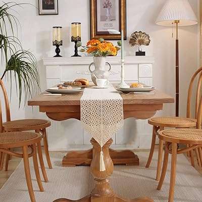 Chemin de table fait main à franges style bohème chic pour fête. DIAYTAR COTE D'IVOIRE  - la solution pour des achats discount en ligne simples et rapides. Trouvez tout ce dont vous avez besoin sans vous ruiner, de la maison à l'électroménager en passant par l'informatique et la mode. Profitez de nos prix compétitifs et faites des économies dès maintenant.