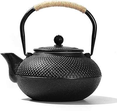 Bouilloire à thé théière japonaise en fonte avec infuseur pour thé. DIAYTAR COTE D'IVOIRE  - la meilleure adresse en ligne pour des achats discount dans tous les domaines ! Découvrez notre vaste choix de produits, de la maison à l'électroménager en passant par l'informatique et la mode. Profitez des réductions incroyables sur des articles de qualité, vous permettant d'économiser sans compromis. Avec des options de livraison rapides et notre engagement envers votre satisfaction, bénéficiez d'une expérience d'achat en ligne sans tracas chez nous !