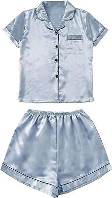 Ensemble pyjama deux pièces boutonné en satin à manches courtes pour femme. DIAYTAR COTE D'IVOIRE  - votre guichet unique pour des produits discount dans tous les domaines. Redécorez votre maison, améliorez votre cuisine, restez à la pointe de la mode et profitez des derniers gadgets, le tout à des prix exceptionnels. Dites adieu aux achats coûteux et bienvenue aux bonnes affaires !
