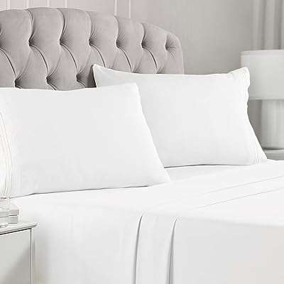 Parure de lit en microfibre brossée milani 1800 infroissable résistant à la décoloration. Avec DIAYTAR COTE D'IVOIRE, vous pouvez acheter intelligemment tout en restant dans votre budget. Notre boutique en ligne propose une sélection de produits discount pour la maison, l'électroménager, l'informatique et la mode, avec des prix attractifs. Parcourez notre collection dès maintenant et trouvez tout ce dont vous avez besoin à moindre coût !