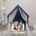 Tente de jeu château pour bébé cordova avec fenêtre de couverture en dentelle. Dites adieu aux prix exorbitants avec DIAYTAR COTE D'IVOIRE, votre destination en ligne pour des produits discount de qualité. Du dernier cri en matière d'électroménager aux tendances de la mode à prix réduits, notre boutique en ligne propose une large gamme d'articles à des prix imbattables. Ne manquez pas nos offres spéciales qui vous permettront de réaliser d'énormes économies.