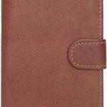 Porte monnaie ringing zinger pour hommes porte cartes avec fenêtre d'identification marron. Chez DIAYTAR COTE D'IVOIRE, nous croyons que le shopping discount ne devrait pas signifier sacrifier la qualité. Parcourez notre boutique en ligne pour trouver des prix imbattables sur une large sélection de produits, allant de l'électroménager à la mode. Achetez malin avec DIAYTAR COTE D'IVOIRE  !