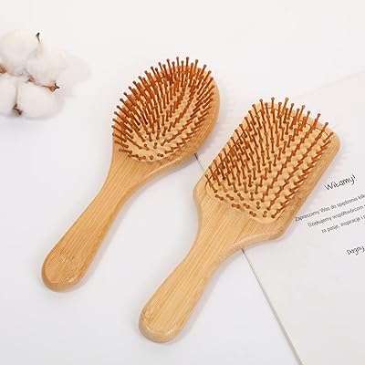 Grand peigne à cheveux en bambou naturel ensemble de 2 pièces. Préparez-vous à des économies massives avec DIAYTAR COTE D'IVOIRE . Nous offrons une sélection variée de produits discount, allant des articles ménagers aux gadgets en passant par l'électronique et la mode. Achetez intelligemment et profitez de prix avantageux sur tous vos achats chez nous.