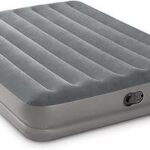 Matelas pneumatique intex dura beam standard series prestige de taille moyenne avec pompe. Recherchez-vous des produits de qualité sans vous ruiner ? DIAYTAR COTE D'IVOIRE  est là pour vous ! Notre boutique en ligne propose une large gamme de produits discount, de la maison à l'électroménager en passant par l'informatique, la mode et les gadgets. Faites des économies avec nous !