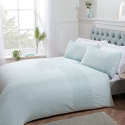 Parure de lit sleep down deluxe douce confortable et facile d'entretien avec taies. DIAYTAR COTE D'IVOIRE, votre destination shopping en ligne inégalée. Avec une variété étendue de produits discount pour la maison, l'électroménager, l'informatique, la mode et les gadgets, vous pouvez vous attendre à des offres exceptionnelles et à des économies considérables, tout en bénéficiant d'une expérience de shopping pratique et personnalisée.