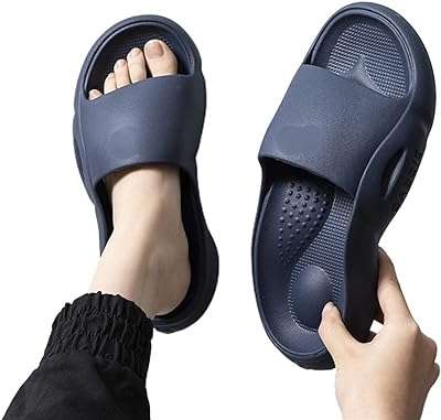 Pantoufles zazuzu pour dames pantoufles à semelles épaisses antidérapantes et résistantes l'usure de maison. Explorez DIAYTAR COTE D'IVOIRE  et découvrez un monde de produits discount passionnants. Que vous recherchiez des appareils électroménagers efficaces, des vêtements stylés ou des gadgets innovants, notre boutique en ligne dispose de tout cela et bien plus encore.  Profitez d'une expérience shopping unique tout en faisant des économies énormes chez nous !