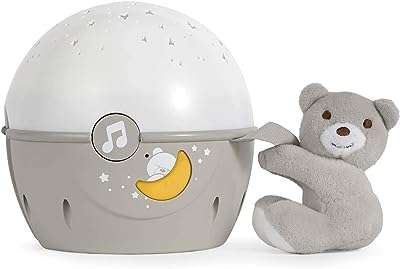 Veilleuse chico next2 stars avec peluche projecteur d'étoiles pour lits et lits. Avec DIAYTAR COTE D'IVOIRE, achetez malin et économisez sur tous vos achats en ligne. Profitez de réductions exceptionnelles sur une multitude de produits, du petit électroménager aux vêtements et accessoires tendance. Optimisez votre budget avec DIAYTAR COTE D'IVOIRE  dès aujourd'hui !