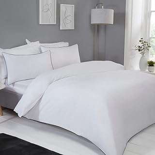 Parure de lit avec housse de couette et taies d'oreiller douce et facile. Faites des économies considérables chez DIAYTAR COTE D'IVOIRE, votre destination en ligne pour des produits discount. Notre boutique propose une large sélection d'articles pour la maison, l'électroménager, l'informatique, la mode et bien plus encore, avec des tarifs compétitifs et une satisfaction client garantie.