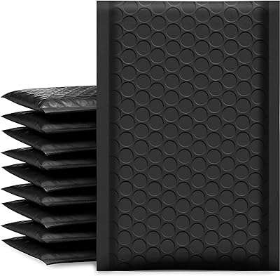 Enveloppes à bulles 6" x 8" noires paquet de 50 enveloppes rembourrées en poly. Chez DIAYTAR COTE D'IVOIRE, nous vous proposons des offres folles sur une gamme complète de produits. Des articles indispensables pour votre maison, aux dernières tendances en matière de mode et de gadgets sensationnels, notre boutique en ligne saura satisfaire tous vos besoins à des prix compétitifs. Faites des affaires exceptionnelles dès maintenant !