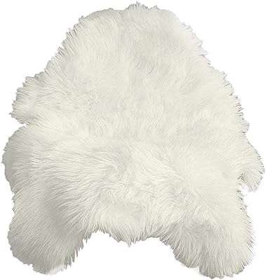 Tapis à poils longs doux et moelleux en fausse peau de mouton pour décoration. DIAYTAR COTE D'IVOIRE, votre destination en ligne pour des produits discount de qualité. Découvrez notre large éventail de produits, allant de la maison à l'électroménager, de l'informatique à la mode et aux gadgets, et trouvez les meilleures offres du marché. Profitez d'une expérience d'achat simple et abordable avec DIAYTAR COTE D'IVOIRE  et économisez sur tous vos achats en ligne.