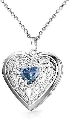 Collier pendentif en cristal coeur d'amour d'anniversaire cristal. Magasinez en ligne sur DIAYTAR COTE D'IVOIRE  et profitez de prix imbattables sur une gamme complète de produits. De l'équipement de cuisine aux articles de mode, en passant par les appareils électroniques dernier cri, nous offrons une large sélection de produits discount, adaptés à tous les besoins.