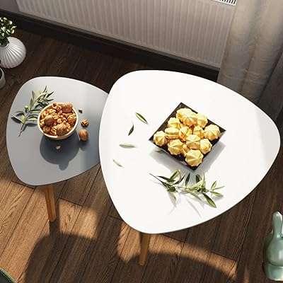 Table d'appoint triangulaire gigogne en bambou ensemble de 2 tables basses modernes et minimalistes. DIAYTAR COTE D'IVOIRE  - optimisez votre budget sans sacrifier la qualité ! Découvrez notre sélection discount allant des articles de mode aux équipements électroménagers, pour des économies garanties.