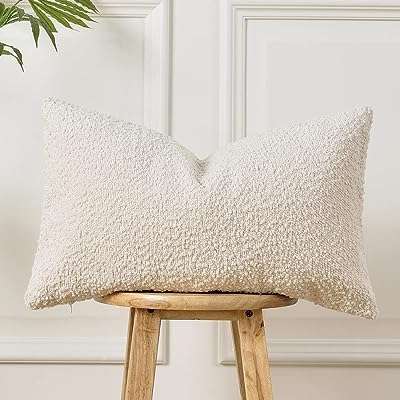 Sonkefore housse de coussin décorative 12" x 20" d'épaisseur luxueuse rectangulaire tissée pour lit. Faites-vous plaisir sans vous ruiner avec DIAYTAR COTE D'IVOIRE, la boutique en ligne qui propose des produits discount pour tous les budgets. Venez découvrir notre sélection de produits pour la maison, l'électroménager, l'informatique et la mode, et profitez de remises exceptionnelles.