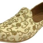 Punjabi jutti hommes mujari sherwani jooti chaussures de mariage marié jalsa. DIAYTAR COTE D'IVOIRE  est votre guichet unique pour des produits discount de haute qualité. Parcourez notre large sélection d'articles, allant des appareils électroménagers essentiels aux produits informatiques, en passant par les accessoires mode et les gadgets dernier cri, tout en profitant de prix imbattables.