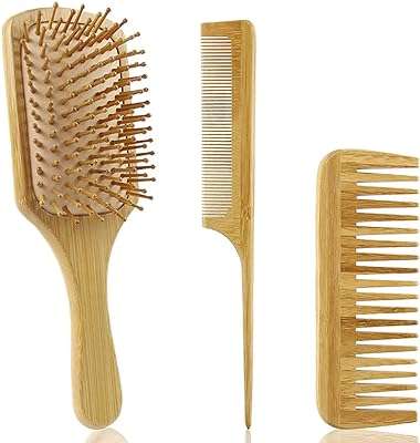 Ensemble de peignes de massage pour cheveux en bambou naturel avec peigne. Achetez intelligemment chez DIAYTAR COTE D'IVOIRE  et profitez de notre vaste sélection de produits discount. De la décoration pour votre maison aux ustensiles de cuisine en passant par les appareils électroménagers, notre boutique en ligne généraliste vous offre la possibilité de faire des économies tout en vous procurant des produits de qualité.