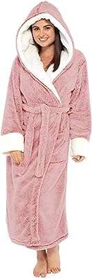 Robes pour femmes robe de nuit hiver peluche châle allongé. Faites des économies intelligentes avec DIAYTAR COTE D'IVOIRE  - la boutique en ligne qui réunit tous vos besoins essentiels à des prix imbattables. Explorez notre vaste gamme de produits de la maison, de l'électroménager à l'informatique en passant par la mode et les gadgets, et découvrez comment prendre soin de votre budget sans faire de compromis sur la qualité.
