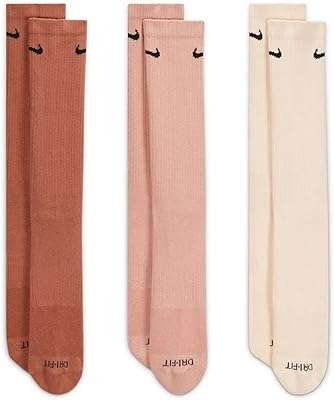 Lot de 3 chaussettes unisexes quotidiennes. DIAYTAR COTE D'IVOIRE, la boutique en ligne qui rend l'achat de produits discount facile et abordable. Parcourez notre collection variée allant de la maison à l'électroménager, en passant par l'informatique, la mode et les gadgets, et trouvez tout ce dont vous avez besoin à des prix défiant toute concurrence !