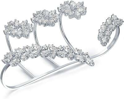 Bracelet chaîne en zircone cubique pour femme couleur argent bracelet avec anneau. Découvrez DIAYTAR COTE D'IVOIRE, votre partenaire en ligne pour des achats malins et économiques. Parcourez notre sélection discount de produits pour la maison, l'électroménager, l'informatique, la mode et les gadgets et trouvez les meilleures offres du marché. Profitez de la qualité à prix réduit dès aujourd'hui, grâce à notre boutique en ligne pratique et facile à utiliser.