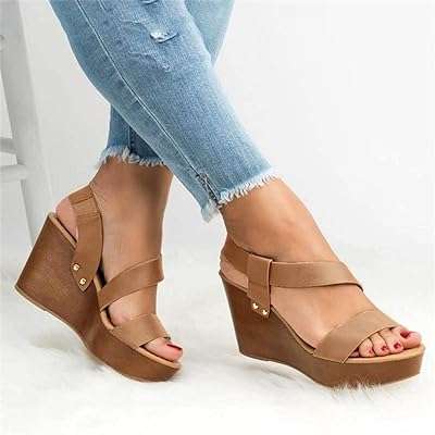 Sandales à talons compensés pour femmes sandales d'été hauts mode dames. DIAYTAR COTE D'IVOIRE, votre destination en ligne pour des achats économiques et malins. Avec notre sélection discount de produits pour la maison, l'électroménager, l'informatique, la mode et les gadgets, vous ne trouverez pas de meilleur endroit pour réaliser des économies sans compromettre la qualité. Parcourez notre site dès maintenant et découvrez des prix imbattables.