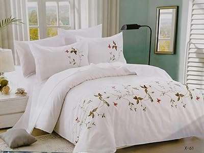 Parure de lit 6 pièces en coton brodé mmm king size. DIAYTAR COTE D'IVOIRE  - Votre destination en ligne pour des achats malins. Explorez notre catalogue diversifié de produits discount, des indispensables du quotidien aux dernières tendances. Faites des économies tout en vous garantissant la satisfaction grâce à nos offres attractives et notre engagement envers un rapport qualité-prix exceptionnel.
