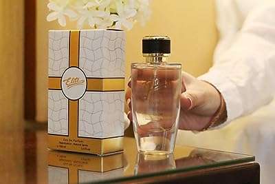 Parfums pour femmes 100 ml spray eau de parfum elite. Découvrez DIAYTAR COTE D'IVOIRE, la référence en matière d'achat malin en ligne, vous proposant une large gamme de produits allant de la mode aux articles informatiques, avec des réductions exceptionnelles.