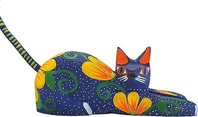 Figurine de chat alibrije mexicain sculpté en bois fait à la main. DIAYTAR COTE D'IVOIRE  is your go-to online store for incredible discounts on a wide array of products. From practical home appliances to high-performance electronics, stylish fashion finds, and innovative gadgets, our store offers unbeatable deals that ensure your shopping experience is both affordable and enjoyable.